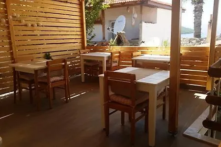 Oda ve Kahvaltı Nar Cafe *